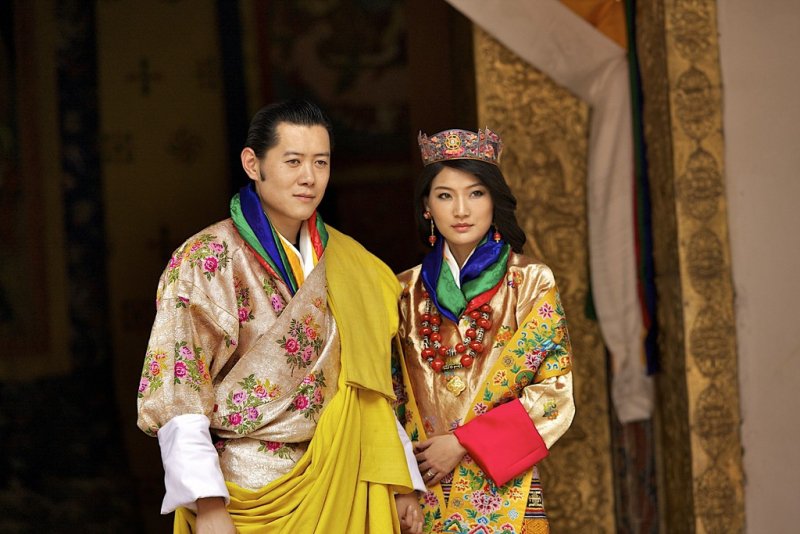 Nhà vua cho rằng, 4 điểm mấu chốt để làm nên Hạnh phúc Quốc gia là: phát triển bền vững, bảo vệ môi trường, bảo tồn văn hóa và lãnh đạo tốt. Tất cả các luận điểm này đều được vua Jigme Singye Wangchuck thực thi một cách hiệu quả.